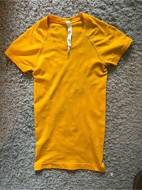 lululemon athletica Orange Swiftly Short Sleeve Tee